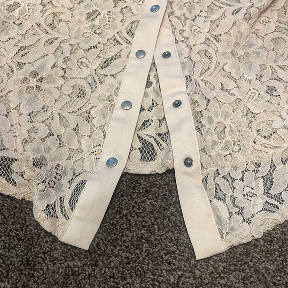 2/$30 Small lace tank. - Picture 4 of 5